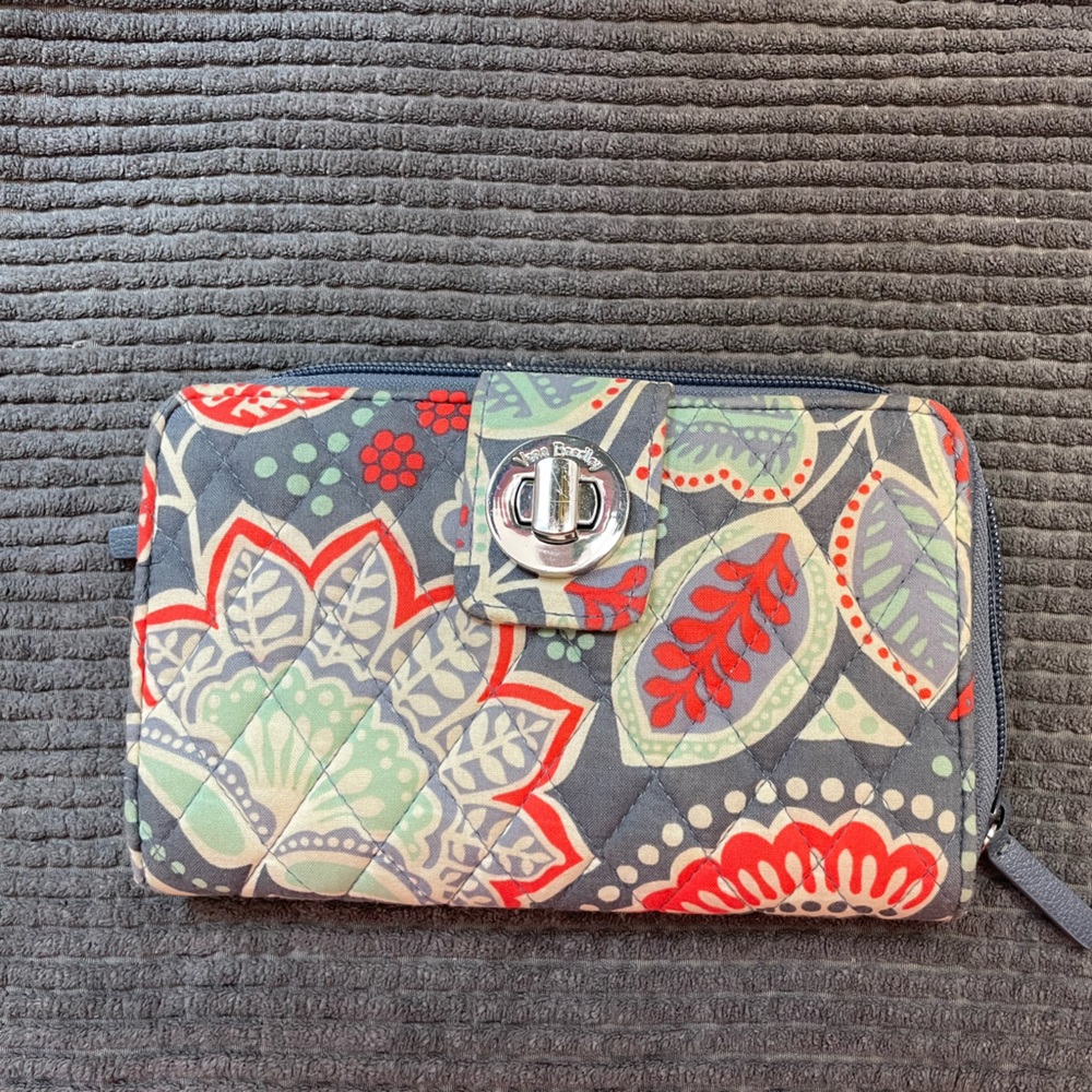 Vera Bradley Turn Lock Nomadic Floral wallet